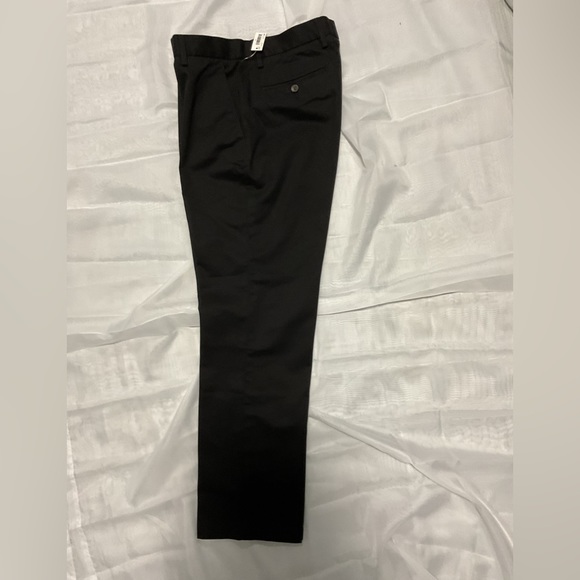 NWT Amazon Essentials Men's Straight-Fit 32 x 30 Black Flat-Front Chino Pants - Picture 10 of 12